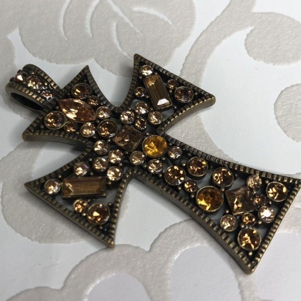 Cross Rhinestone Pendant - Picture 3 of 6